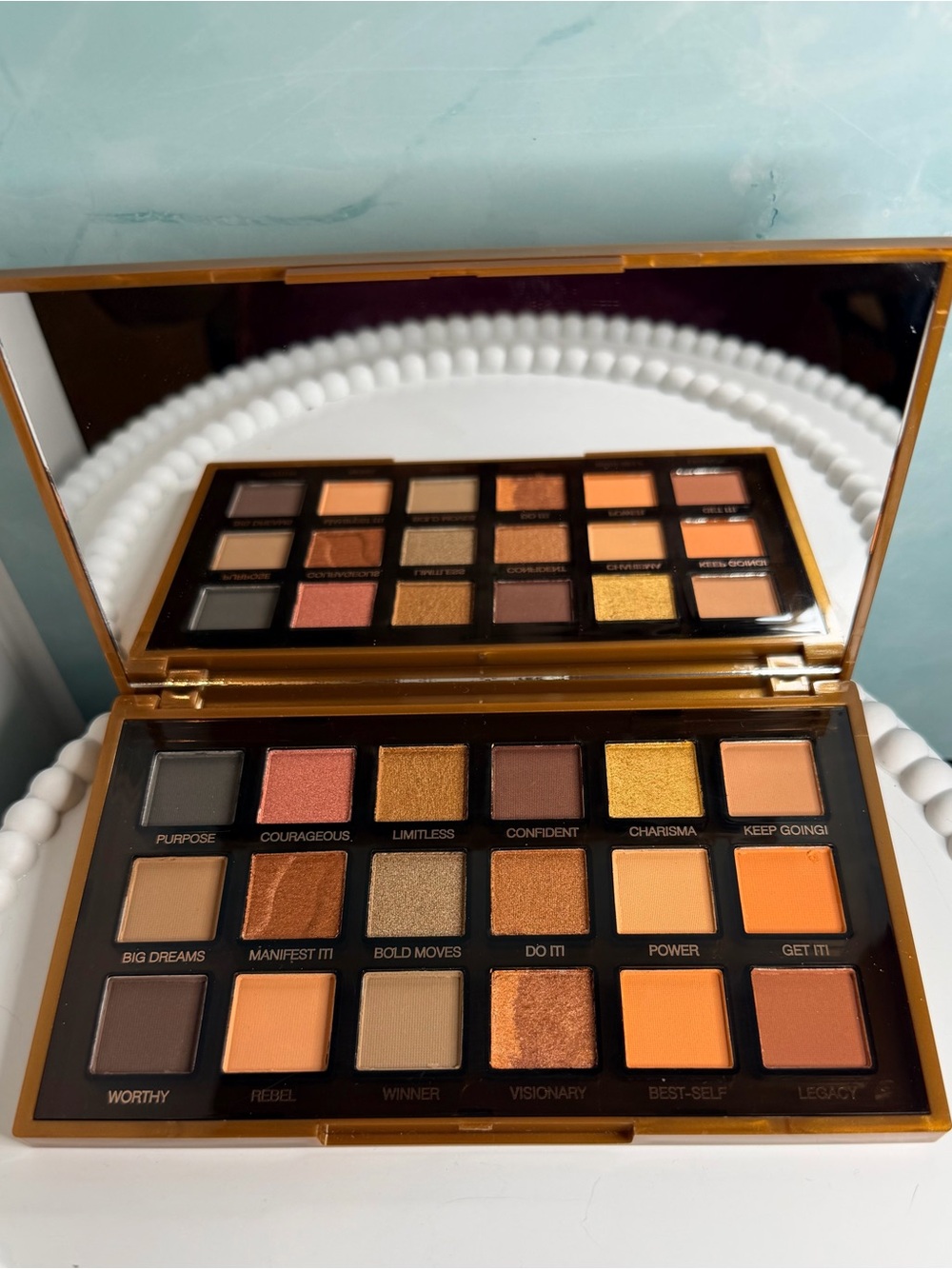 Huda Beauty Empowered Eye Shadow Palette 18 Colors Matte Cream Shimmer New